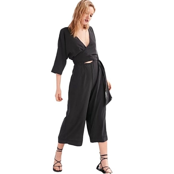 URBAN OUTFITTERS Silence Noise Wide Leg Kimono Wrap Crop Culotte Jumpsuit - Picture 4 of 14